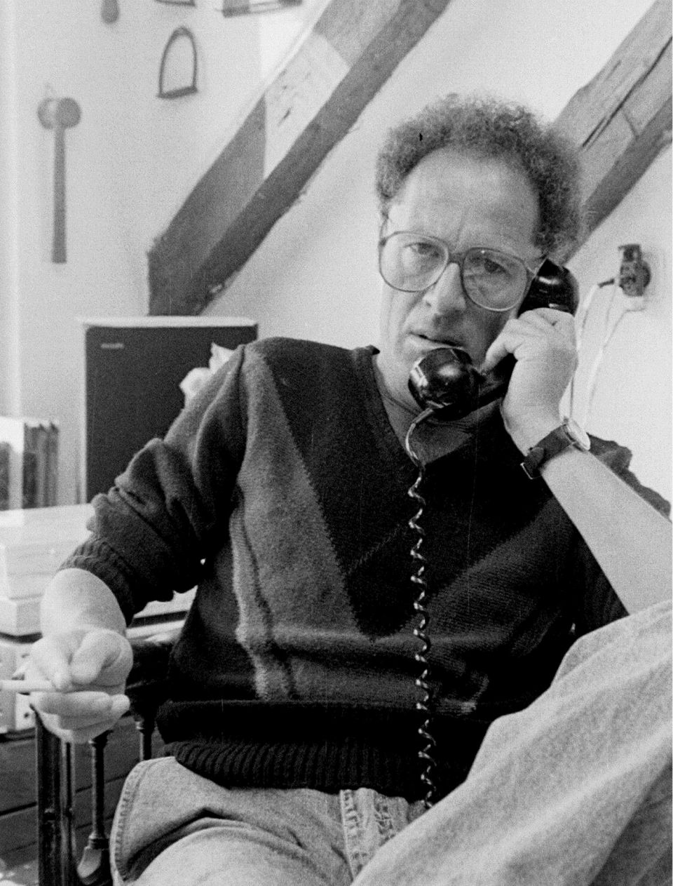 Az emlékeztetés művésze – Gondolatok Kenedi Jánosról