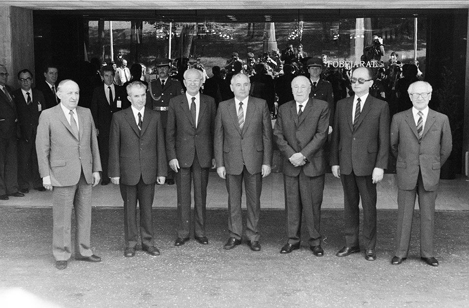 A vidám barakk és a morgós különc -Magyarország és Románia az államszocializmusban